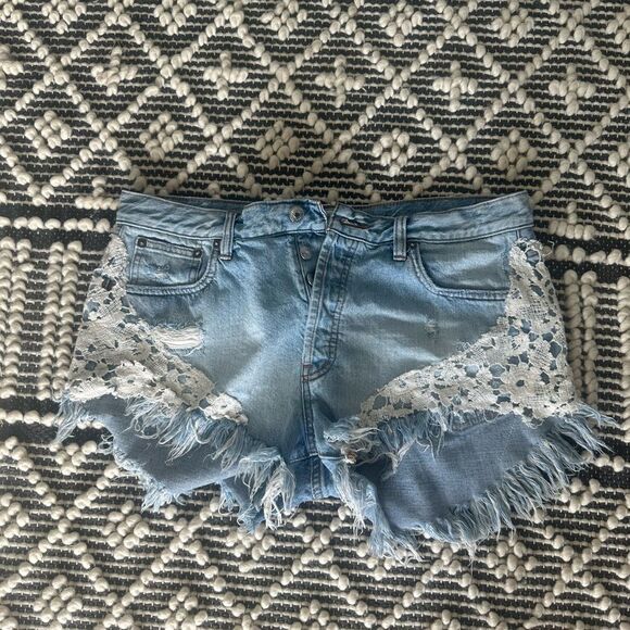Free People We The Free Good Vibes Jean Mini Shorts with White Lace Size 31 - Picture 4 of 7